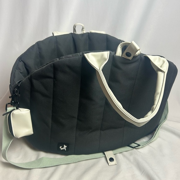 New Dog Bag Carrier for Small and Medium Dogs - Picture 2 of 4